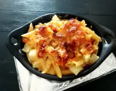Descubre la deliciosa receta de 41. Älplermagronen (macarrones alpinos) para una experiencia gastronómica alpina única