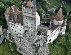 Descubre la misteriosa Cueva del Drácula en Rüschlikon: una aventura que no puedes perderte