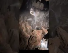 Descubre las impresionantes cuevas y formaciones rocosas de Suiza: una maravilla natural imperdible