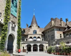 Descubre la fascinante historia del Museo Nacional Suizo en Zúrich: una experiencia imperdible