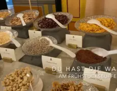 Descubre el lujo y la elegancia en el Hotel Badrutt’s Palace – St. Moritz: una experiencia inolvidable en los Alpes suizos