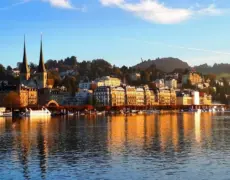 Descubre la belleza del Lago de Lucerna: un paraíso natural en Suiza