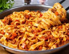 Descubre cómo preparar un delicioso Zürcher Eintopf mit Nudeln, el estofado zuriqués con pasta perfecto para cualquier ocasión